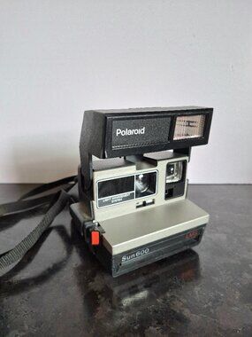 Polaroid Sun 600 'LMS' Instant Camera, Made In England